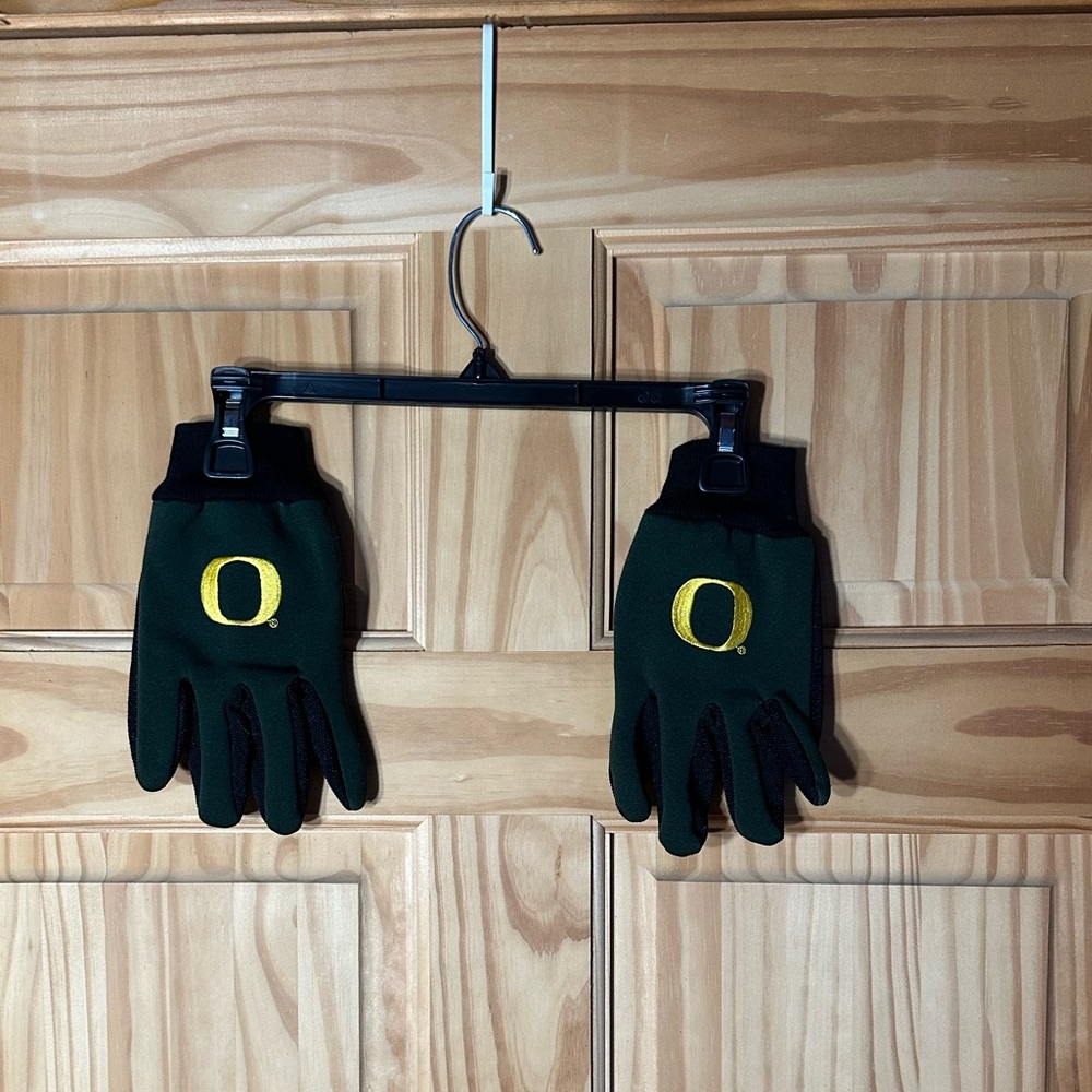 Oregon outdoor glove